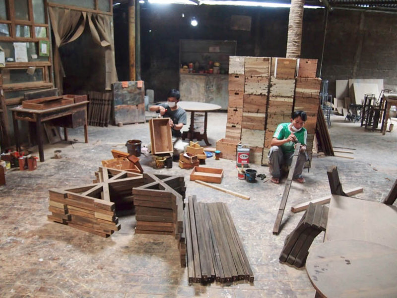 第一工場(着色作業)