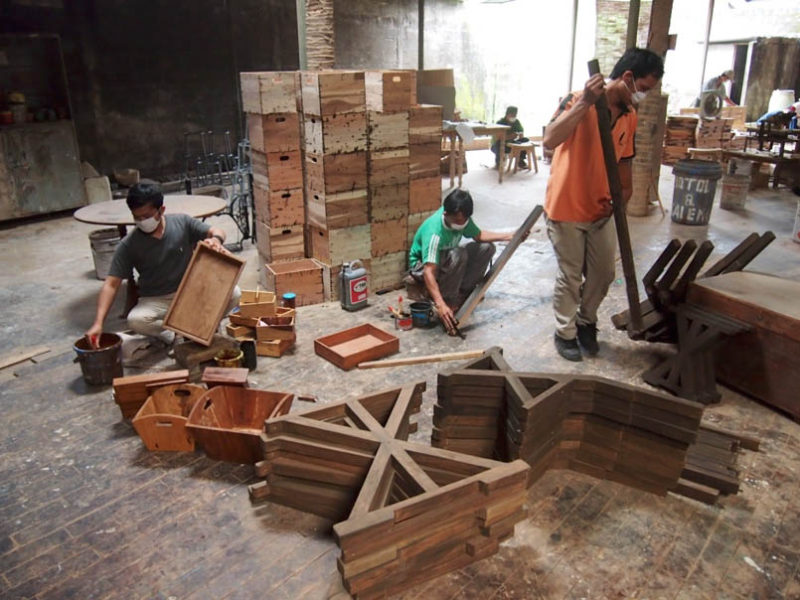 第一工場(研磨作業)