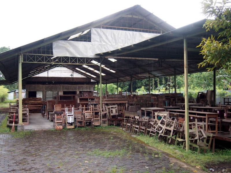 第二工場(古物置き場)